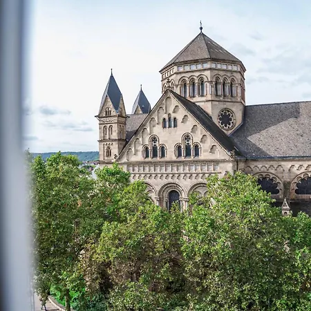 Church View Charming In The Heart Of Apartment